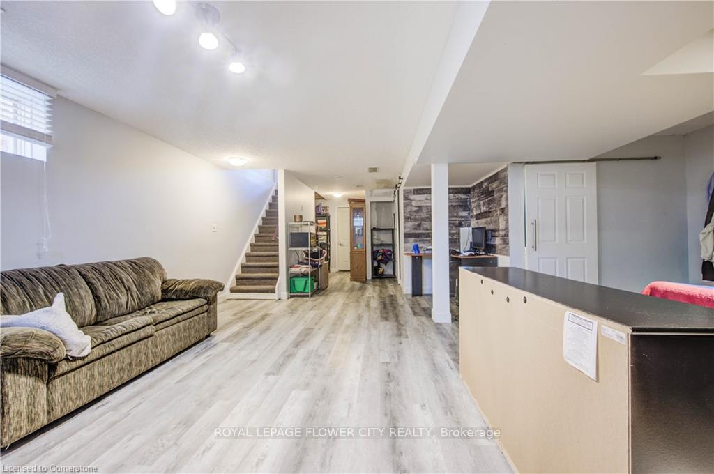 Photo 28 of 187 Huck Crescent, Kitchener — HOMEH
