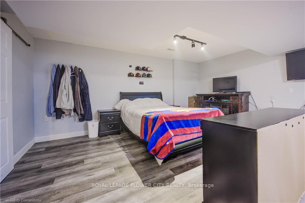 Photo 26 of 187 Huck Crescent, Kitchener — HOMEH