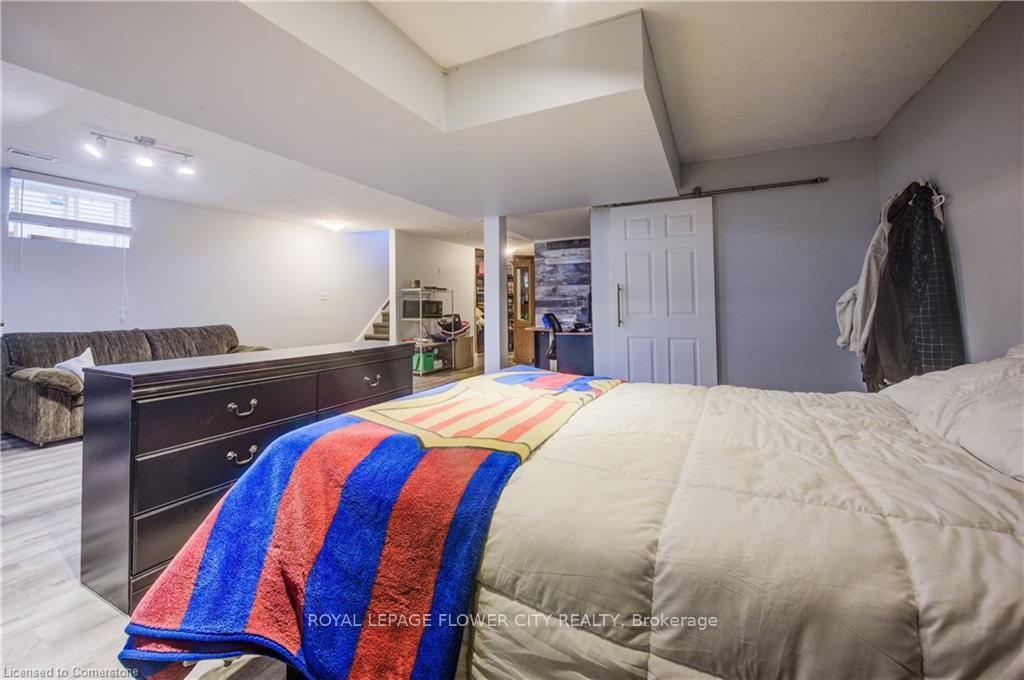 Photo 30 of 187 Huck Crescent, Kitchener — HOMEH