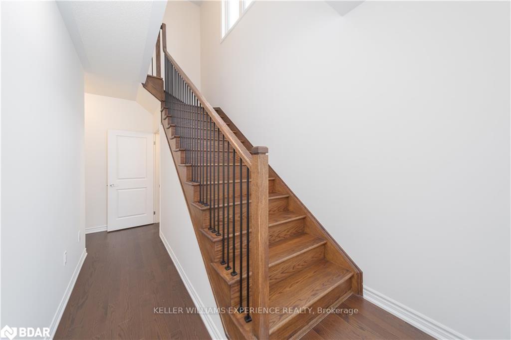 Photo 7 of 54 Gemini Drive, Barrie, Rural Barrie Southeast — HOMEH