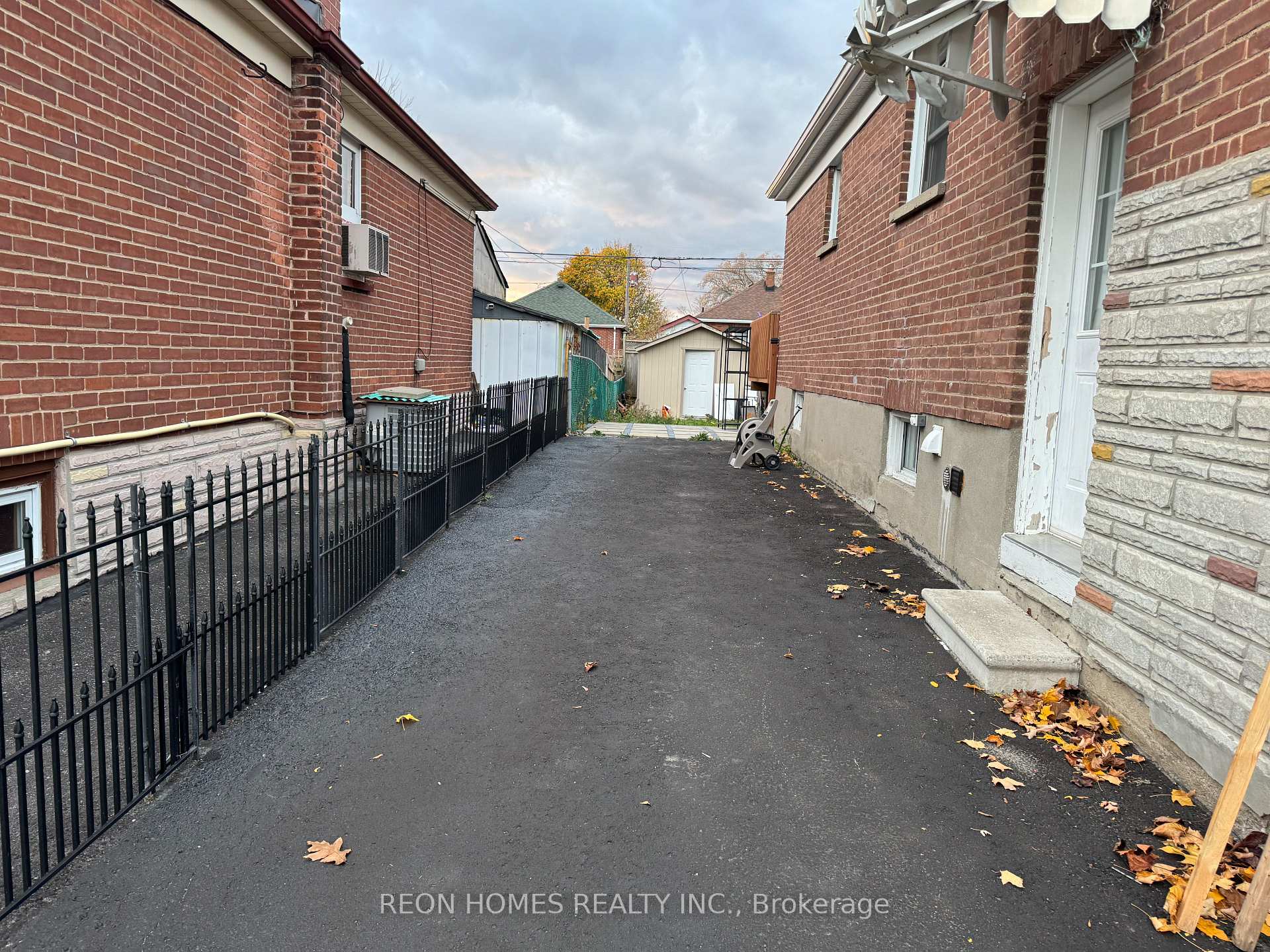 Photo 2 of Unit (Bsmt), 160 Highland Avenue, Oshawa, Central — HOMEH