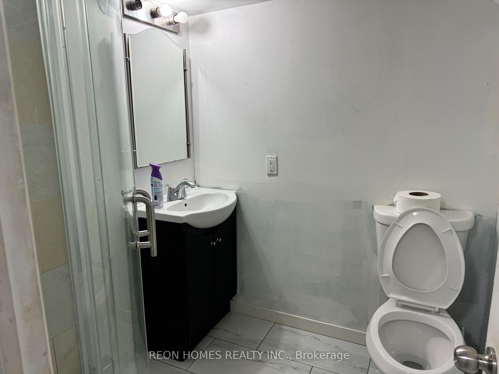 Photo 7 of Unit (Bsmt), 160 Highland Avenue, Oshawa, Central — HOMEH