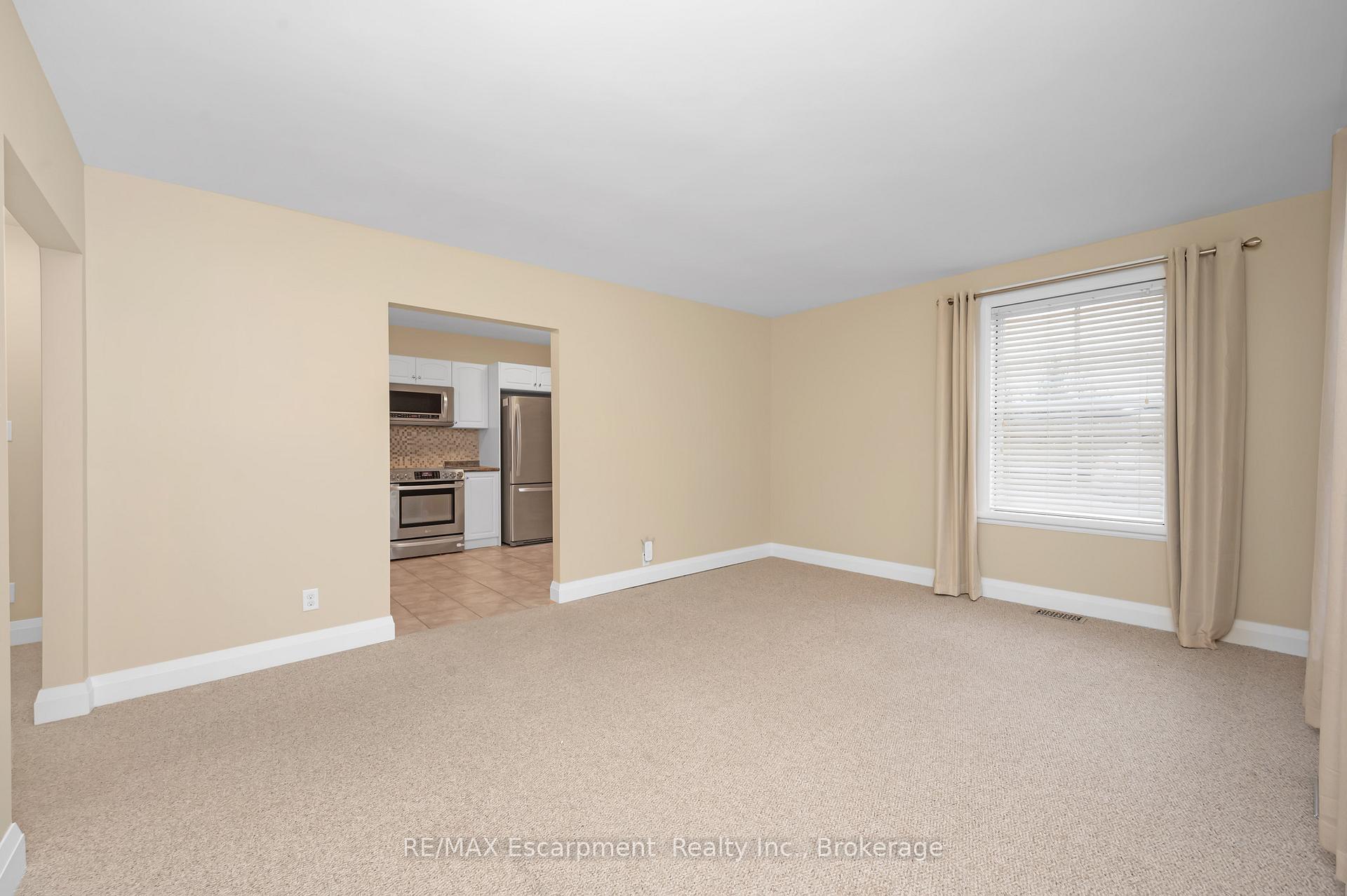 Photo 9 of Unit Upper, 31 Main Street S, Hamilton, Waterdown — HOMEH