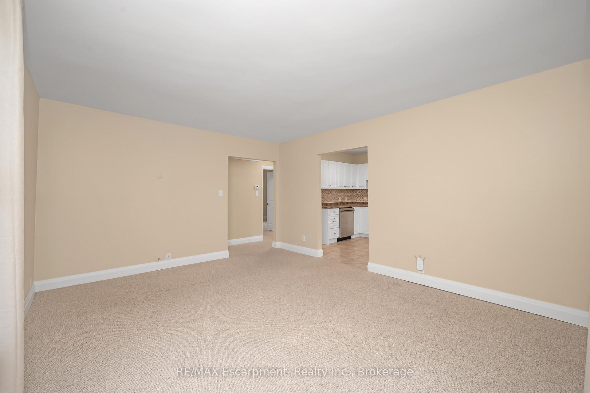 Photo 19 of Unit Upper, 31 Main Street S, Hamilton, Waterdown — HOMEH