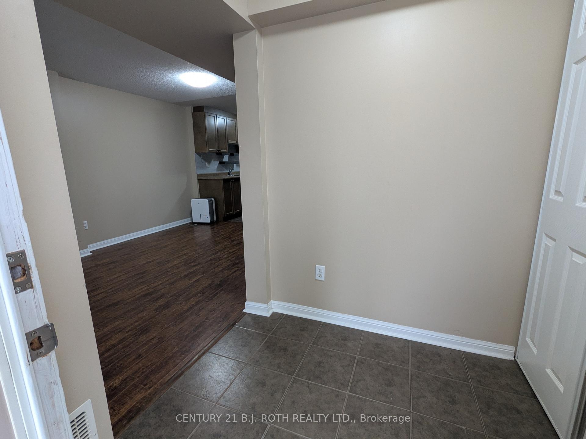 Photo 15 of Unit 13, 175 Stanley Street, Barrie, East Bayfield — HOMEH