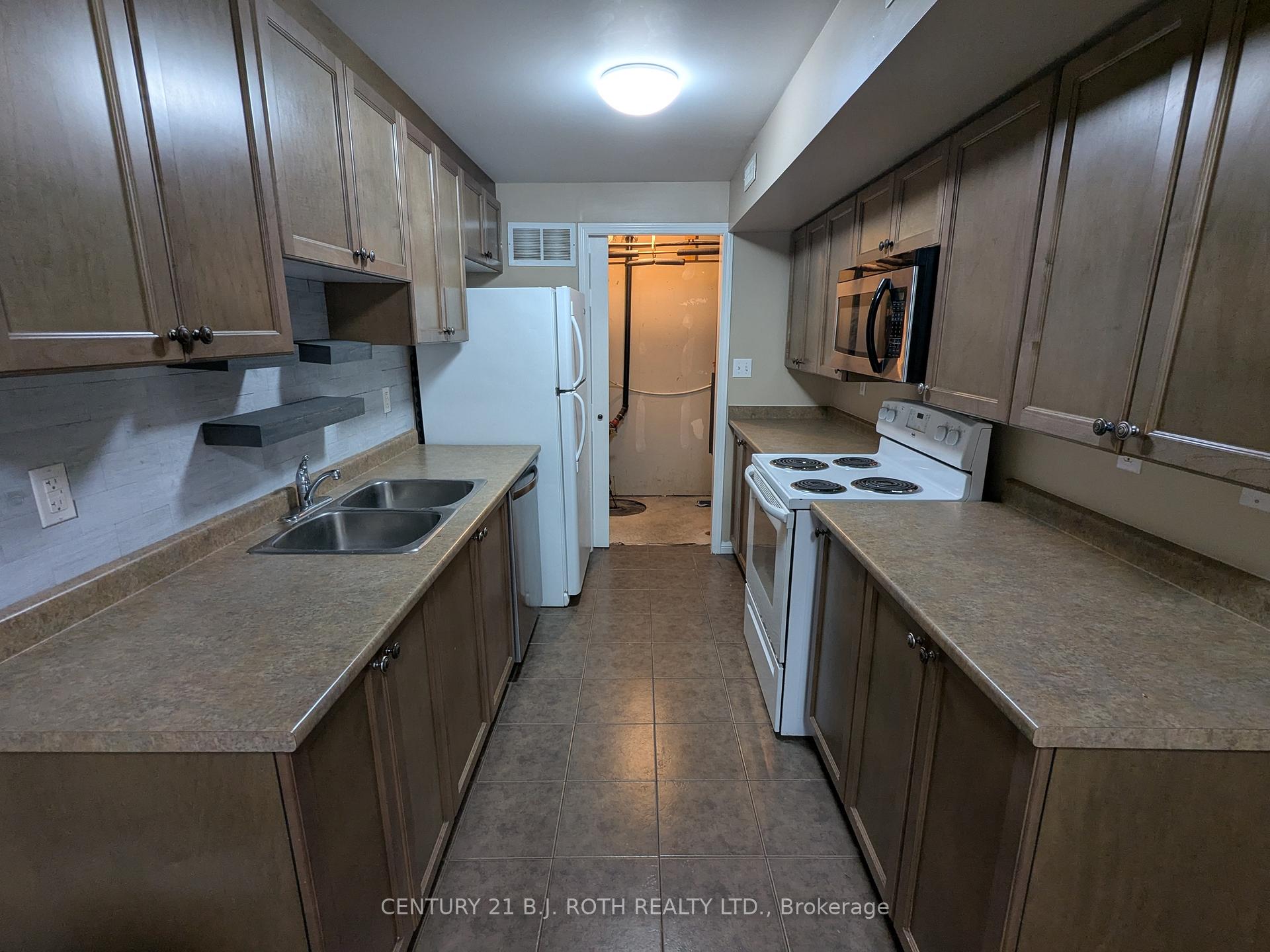 Photo 5 of Unit 13, 175 Stanley Street, Barrie, East Bayfield — HOMEH