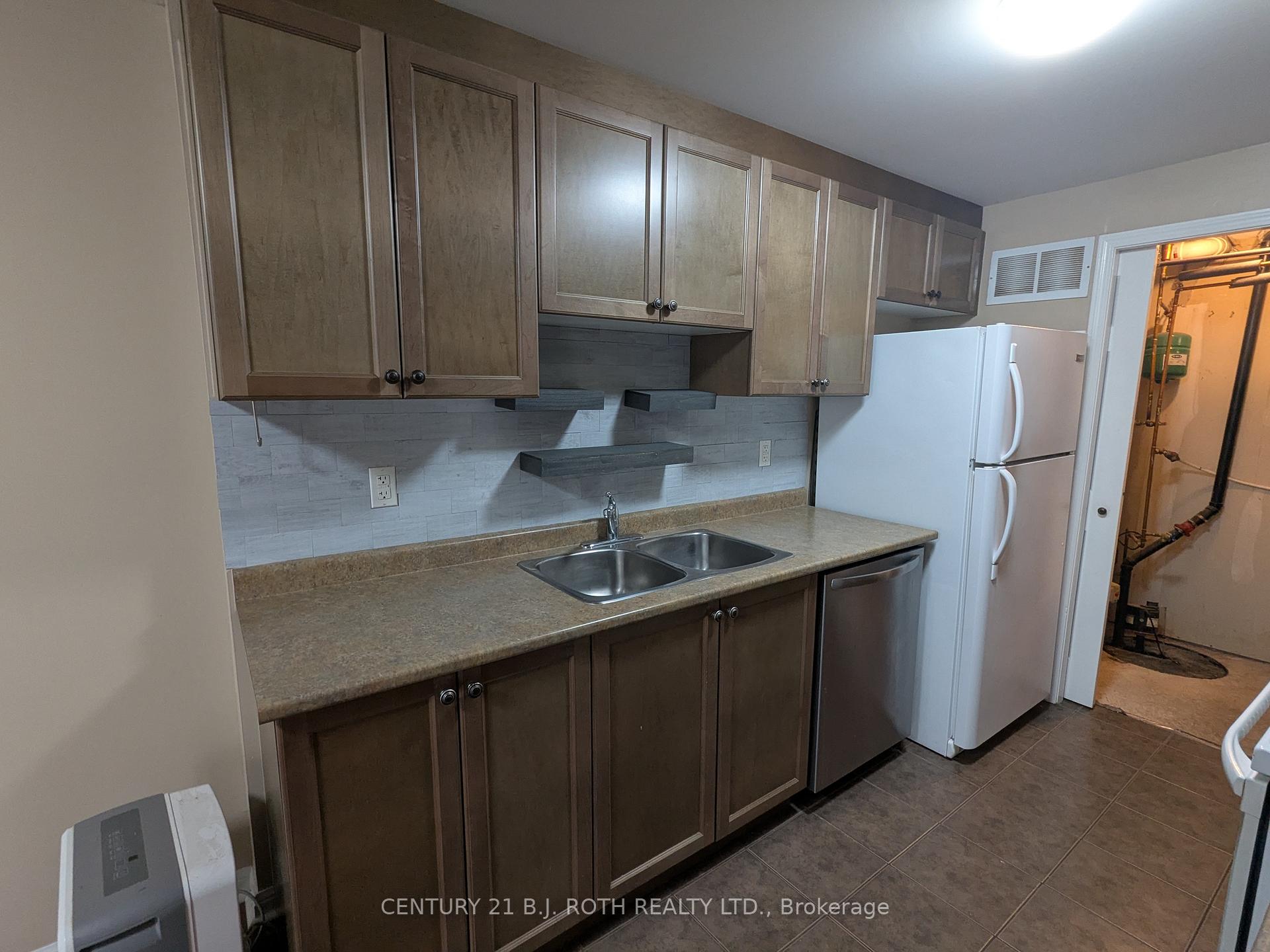 Photo 8 of Unit 13, 175 Stanley Street, Barrie, East Bayfield — HOMEH