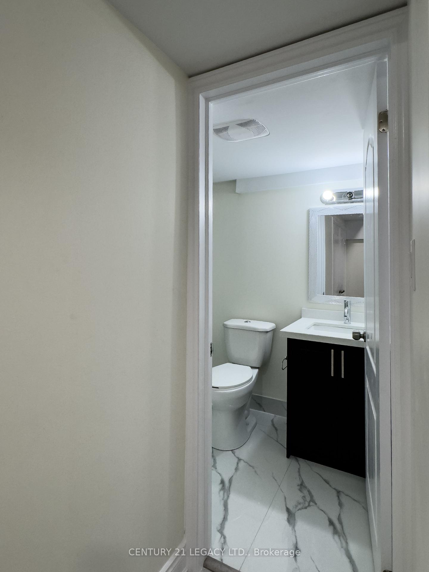 Photo 4 of Unit BSMT, 189 Cranbrook Crescent S, Vaughan, Kleinburg — HOMEH