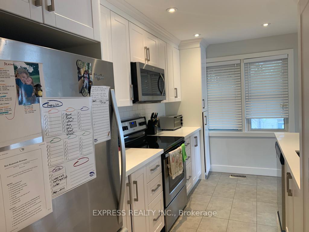Photo 5 of Unit 2, 601 Old Orchard Grove, Toronto, Bedford Park-Nortown — HOMEH