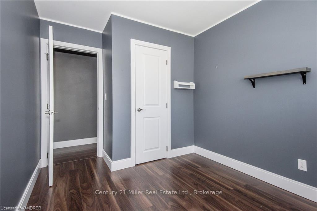 Photo 8 of 1801 Biscayne Drive E, Cambridge — HOMEH