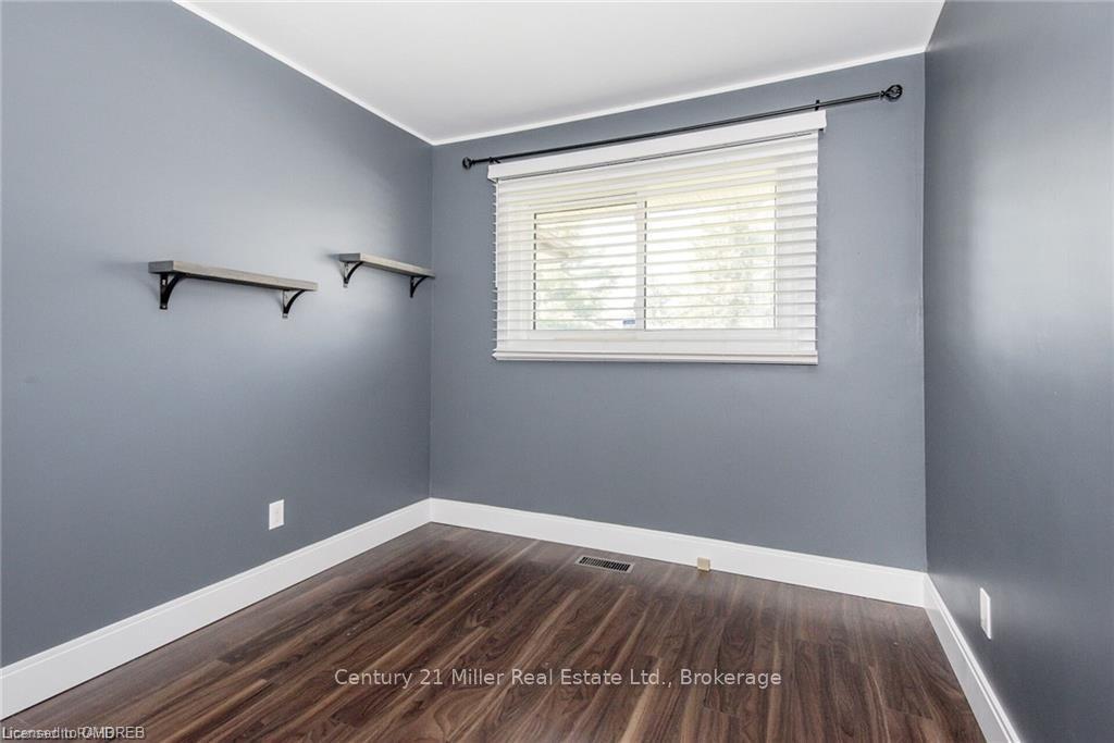Photo 11 of 1801 Biscayne Drive E, Cambridge — HOMEH