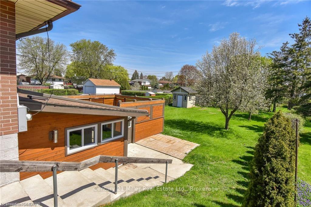 Photo 17 of 1801 Biscayne Drive E, Cambridge — HOMEH