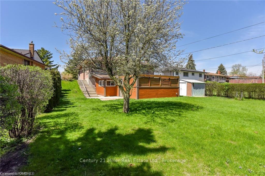 Photo 13 of 1801 Biscayne Drive E, Cambridge — HOMEH
