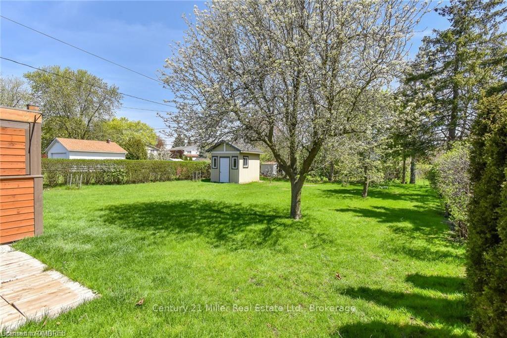 Photo 18 of 1801 Biscayne Drive E, Cambridge — HOMEH