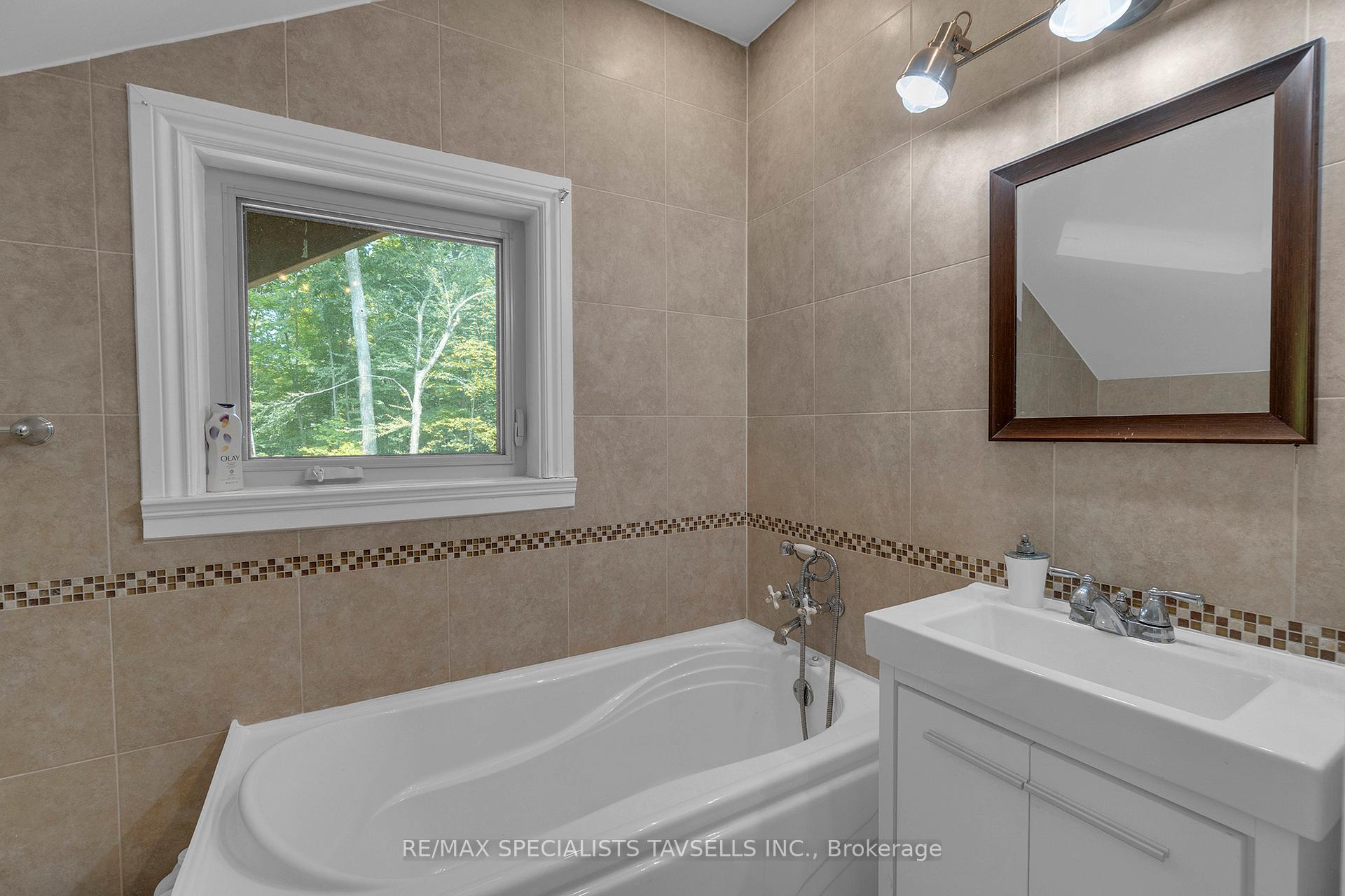 Photo 20 of 18 Lakeland Drive, Tiny, Rural Tiny — HOMEH