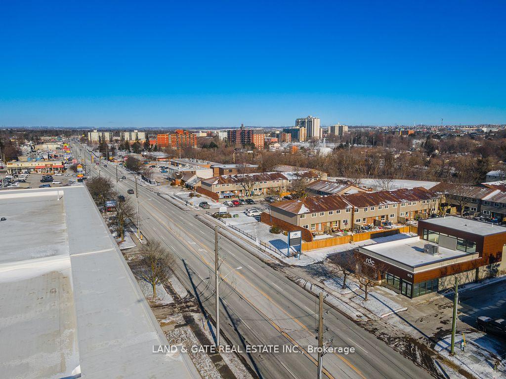 Photo 11 of Unit 405, 976 Simcoe Street N, Oshawa, Centennial — HOMEH