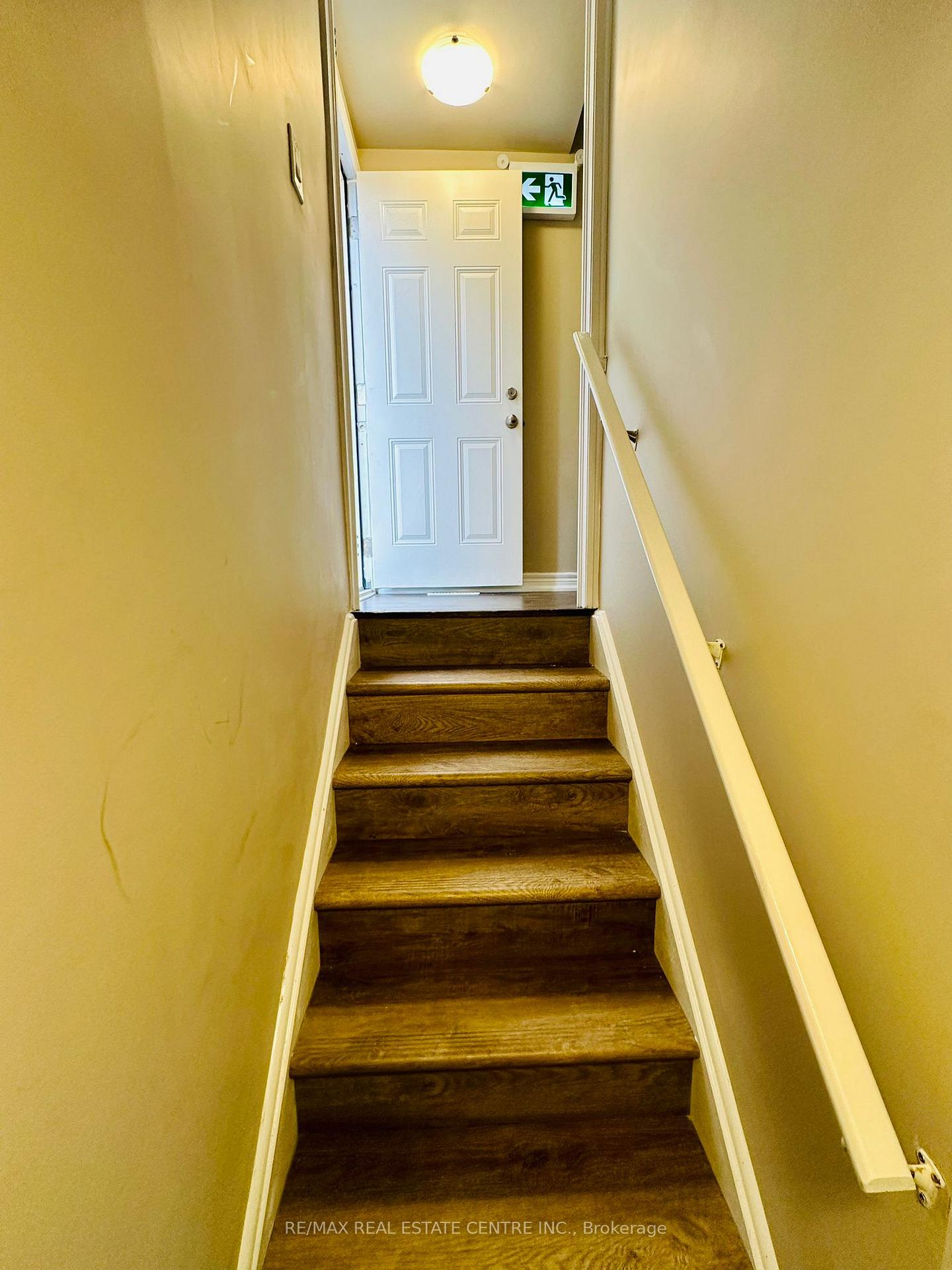 Photo 2 of 3 Elverton Crescent, Brampton, Northwest Brampton — HOMEH