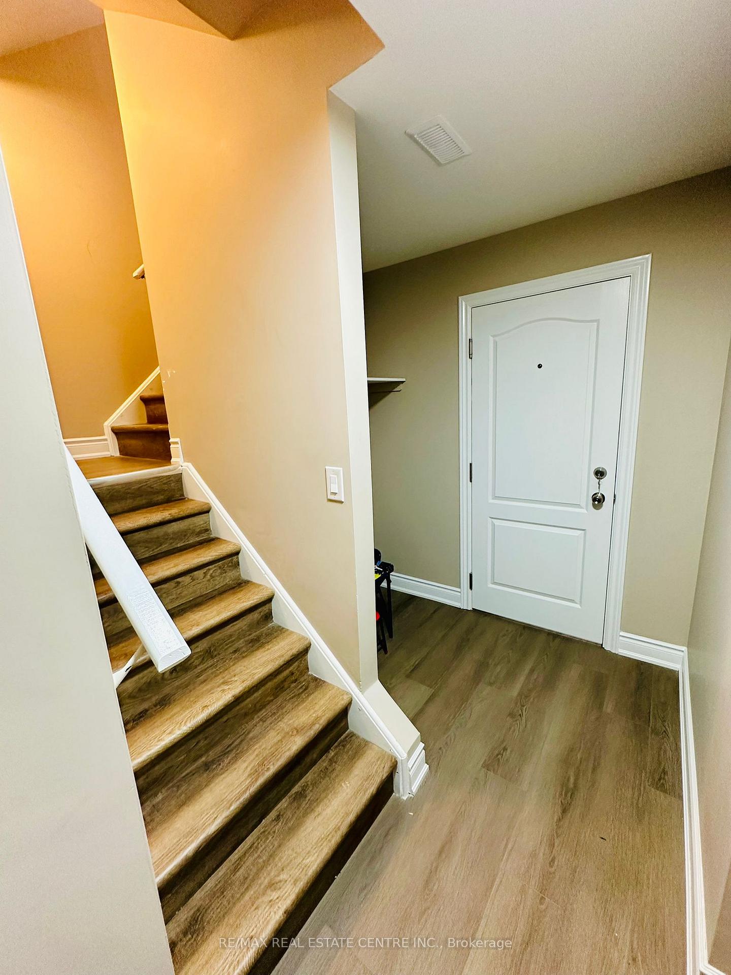Photo 3 of 3 Elverton Crescent, Brampton, Northwest Brampton — HOMEH