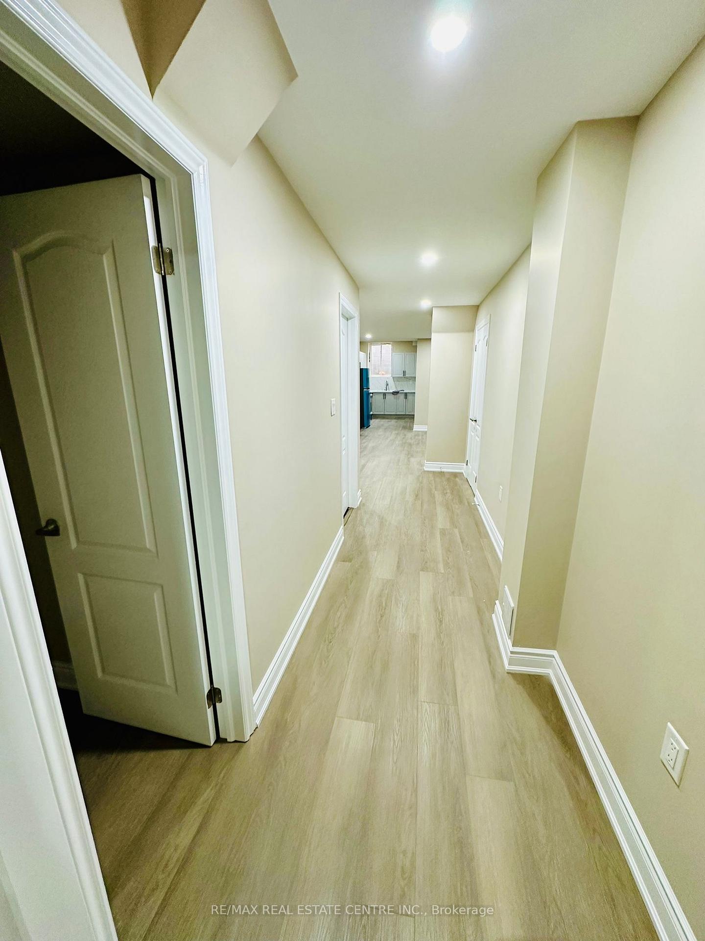 Photo 4 of 3 Elverton Crescent, Brampton, Northwest Brampton — HOMEH
