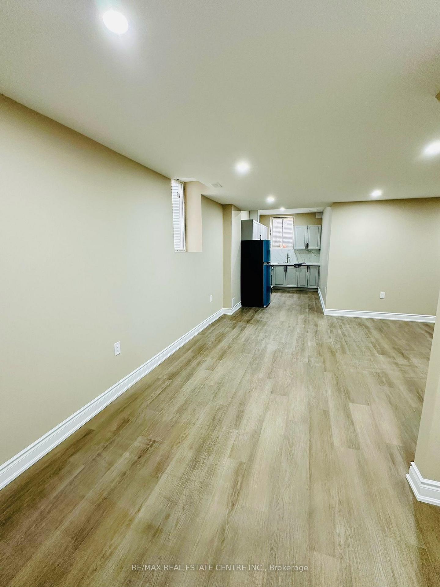 Photo 8 of 3 Elverton Crescent, Brampton, Northwest Brampton — HOMEH