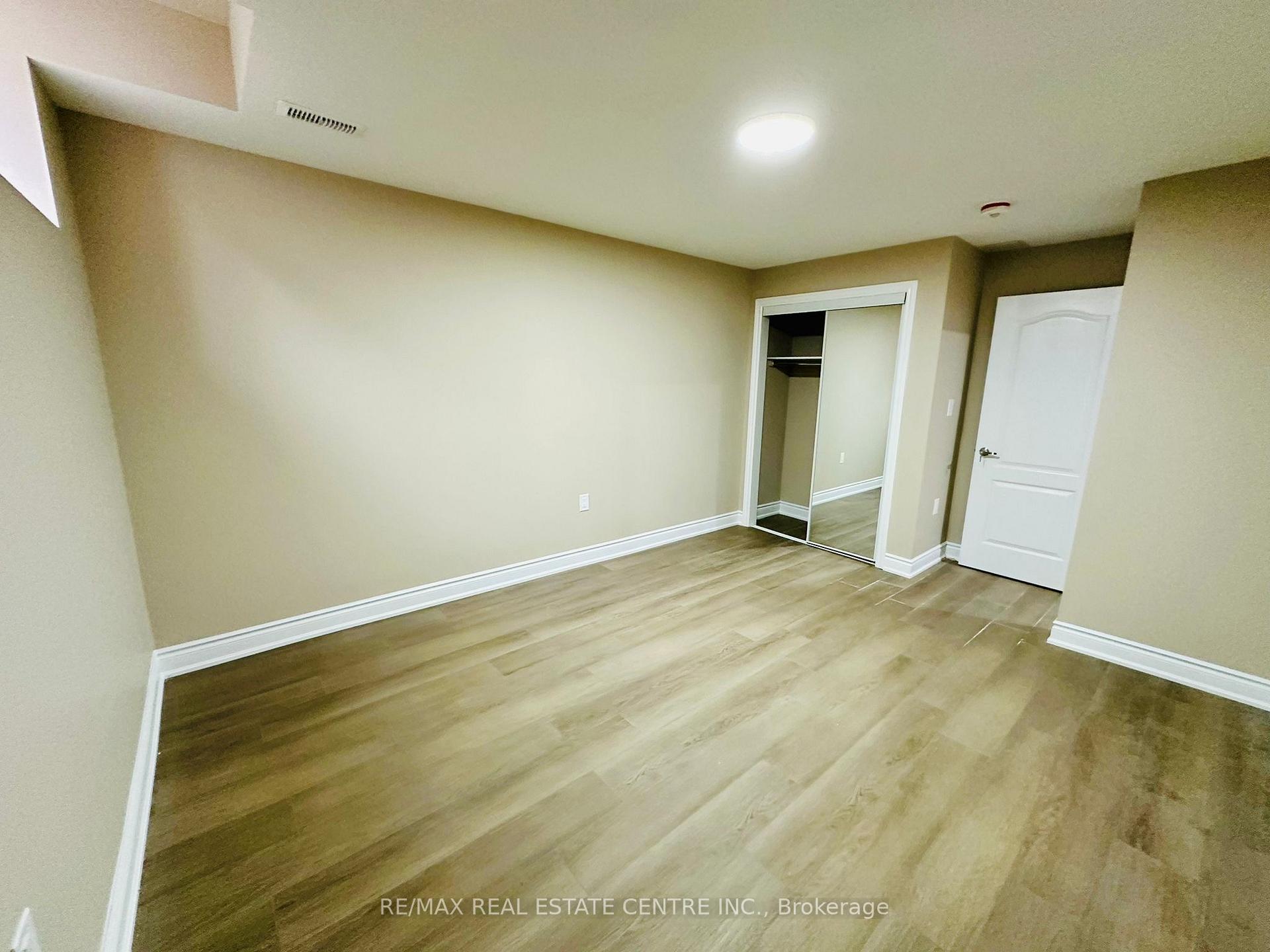 Photo 11 of 3 Elverton Crescent, Brampton, Northwest Brampton — HOMEH