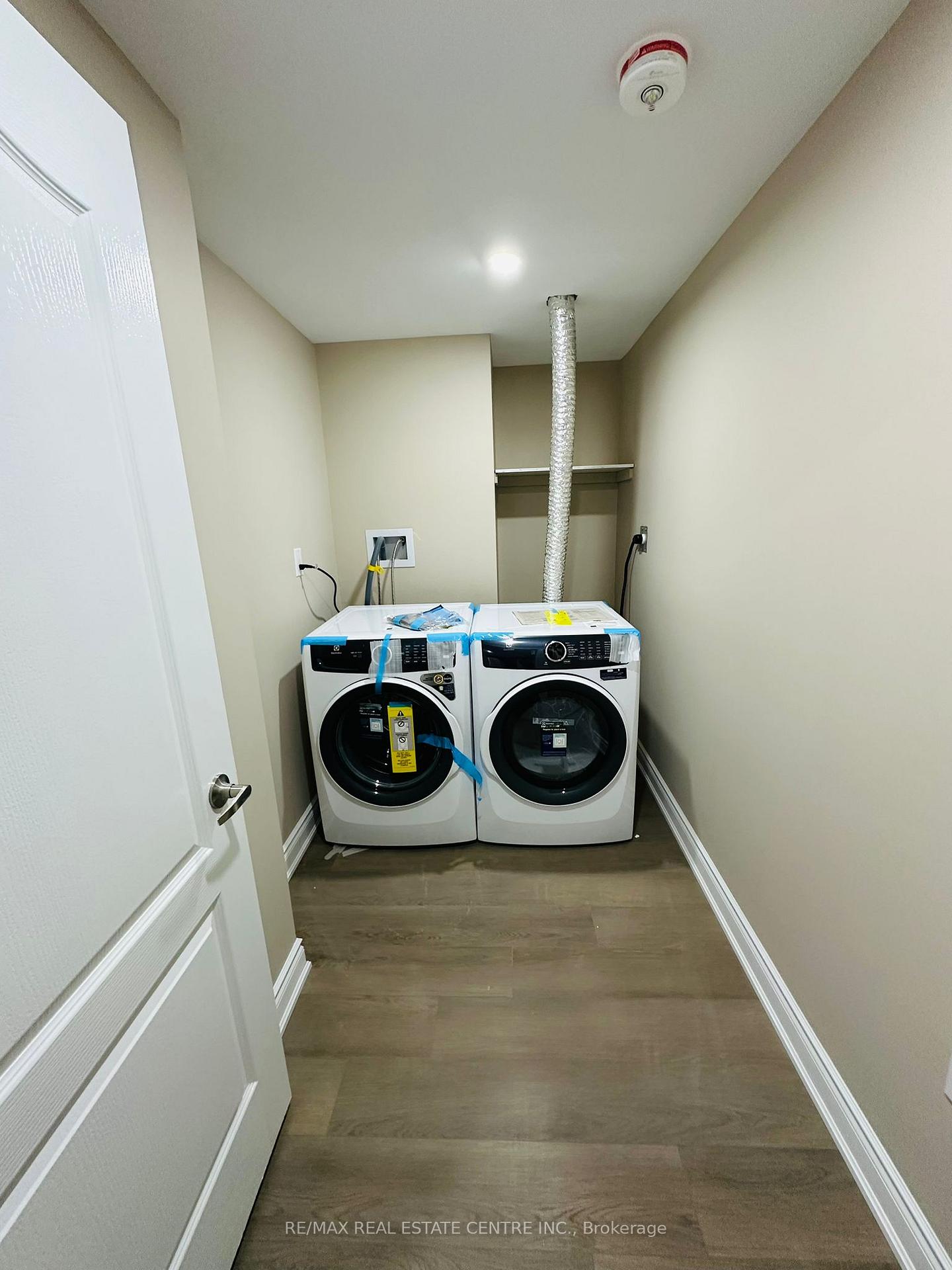Photo 9 of 3 Elverton Crescent, Brampton, Northwest Brampton — HOMEH