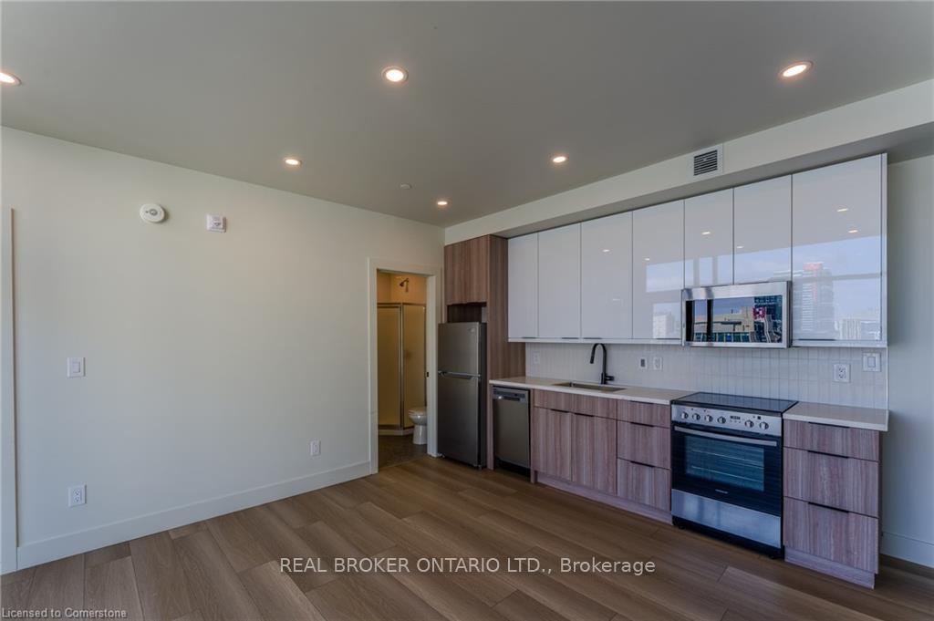 Photo 6 of Unit 702, 24 Augusta Street, Hamilton, Corktown — HOMEH