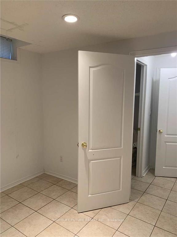 Photo 2 of Unit Bsmt, 318 Highglen Avenue, Markham, Middlefield — HOMEH