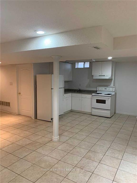 Photo 4 of Unit Bsmt, 318 Highglen Avenue, Markham, Middlefield — HOMEH