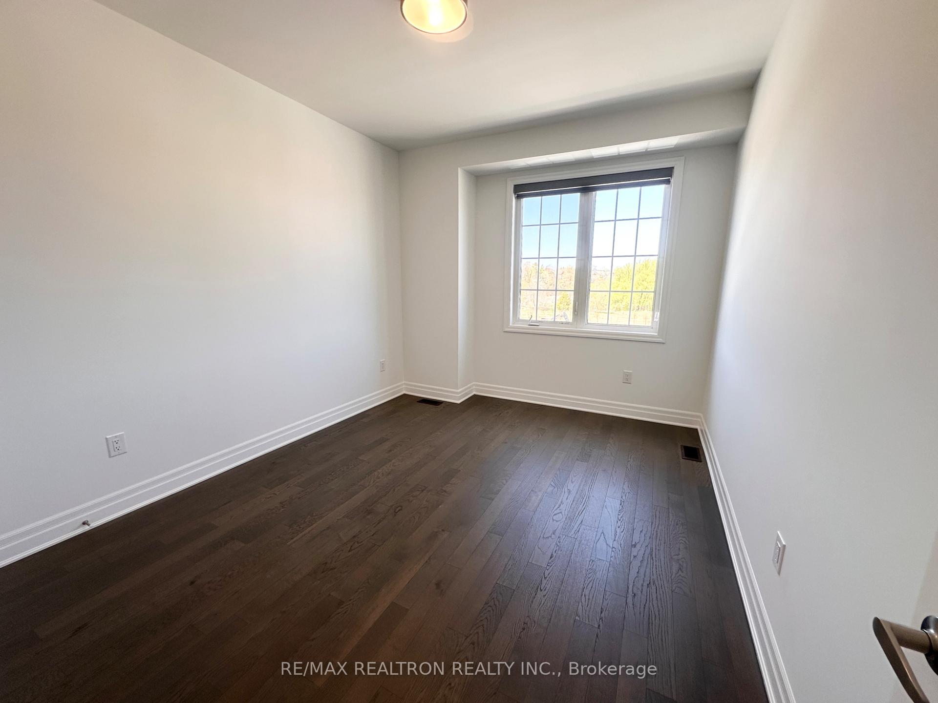 Photo 20 of 39 Berczy Mnr Crescent, Markham, Rural Markham — HOMEH