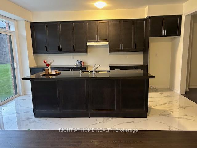 Photo 6 of 32 Blick Crescent, Aurora, Bayview Northeast — HOMEH