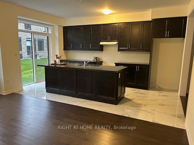 Photo 2 of 32 Blick Crescent, Aurora, Bayview Northeast — HOMEH