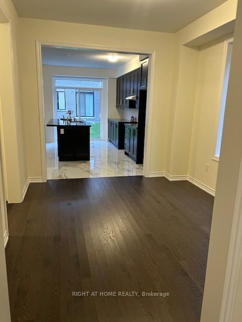 Photo 3 of 32 Blick Crescent, Aurora, Bayview Northeast — HOMEH
