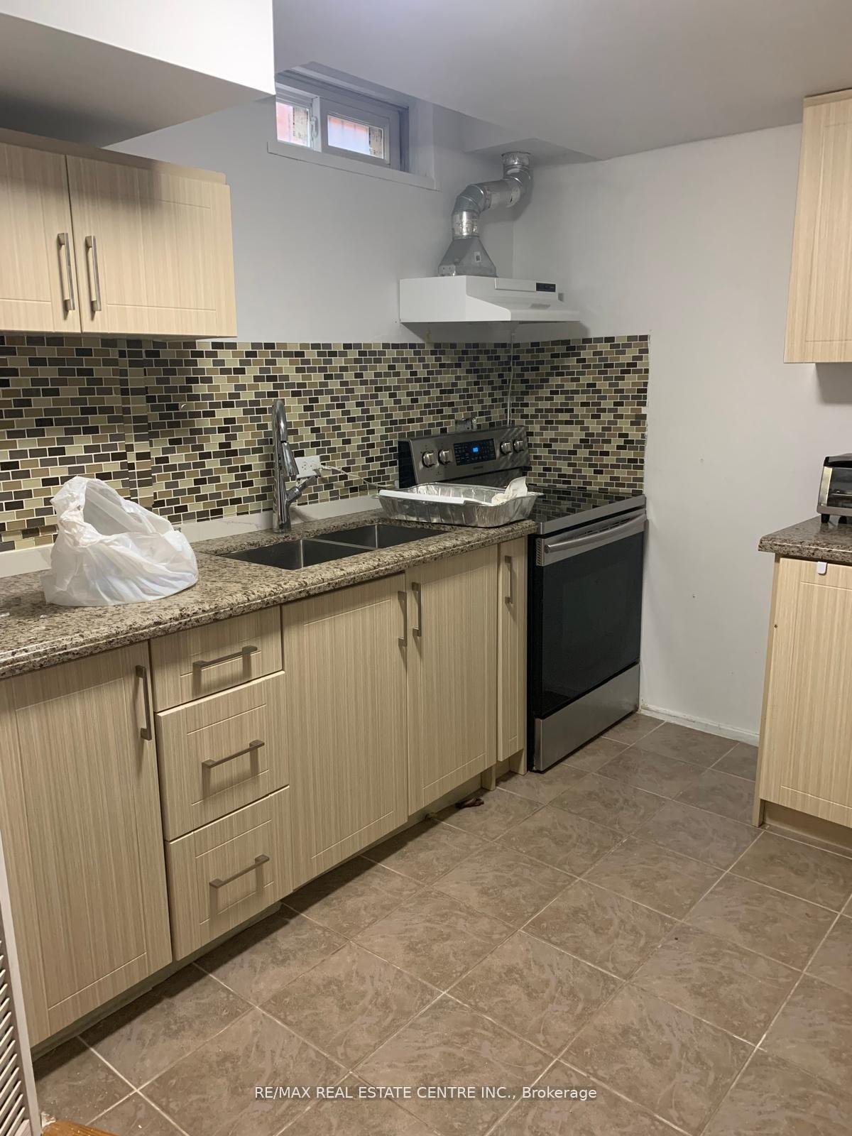 Photo 12 of Unit Bsmt, 10 Shenstone Avenue, Brampton, Heart Lake West — HOMEH