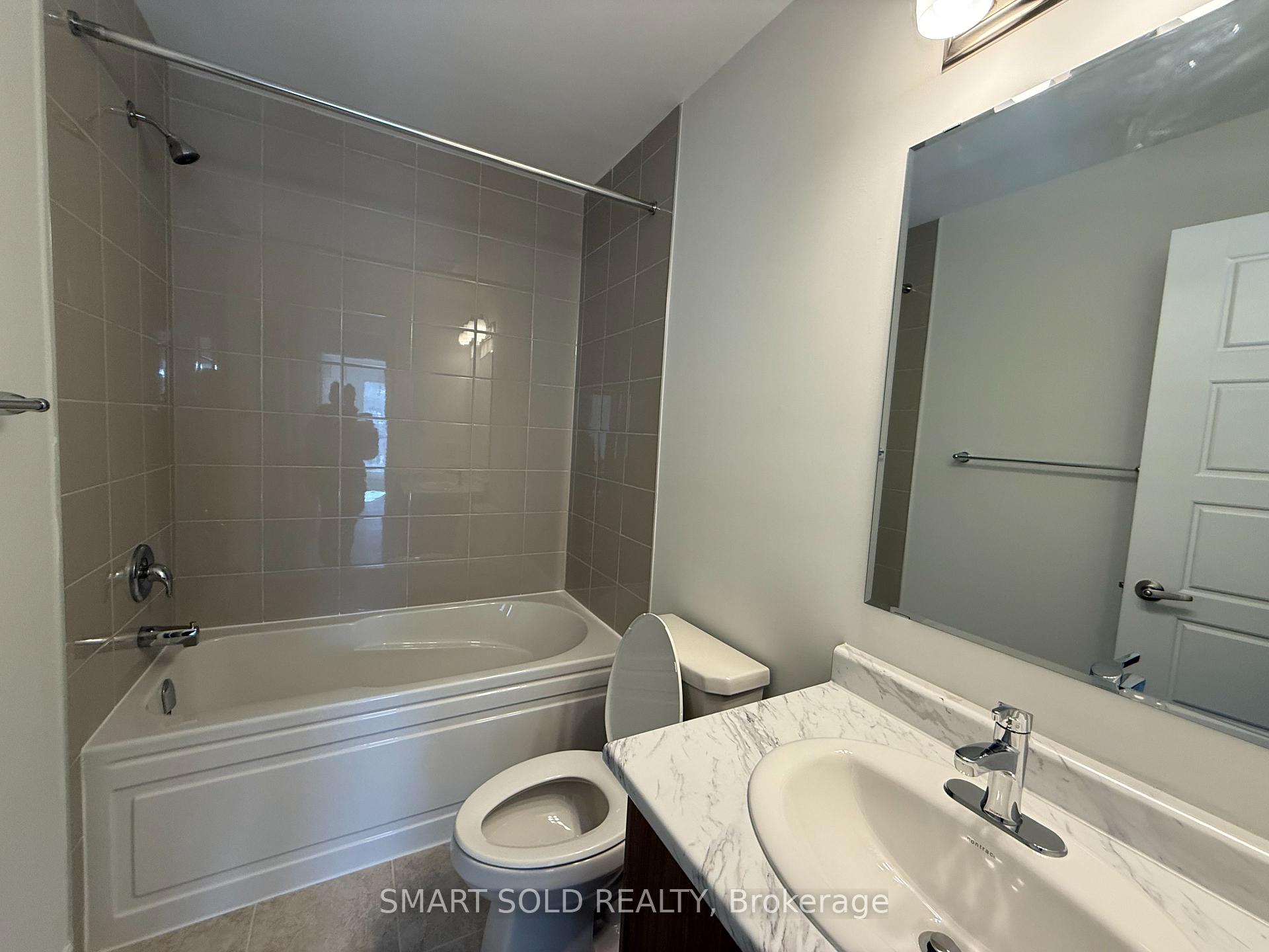 Photo 7 of 47 Pearen Lane, Barrie, Rural Barrie Southwest — HOMEH