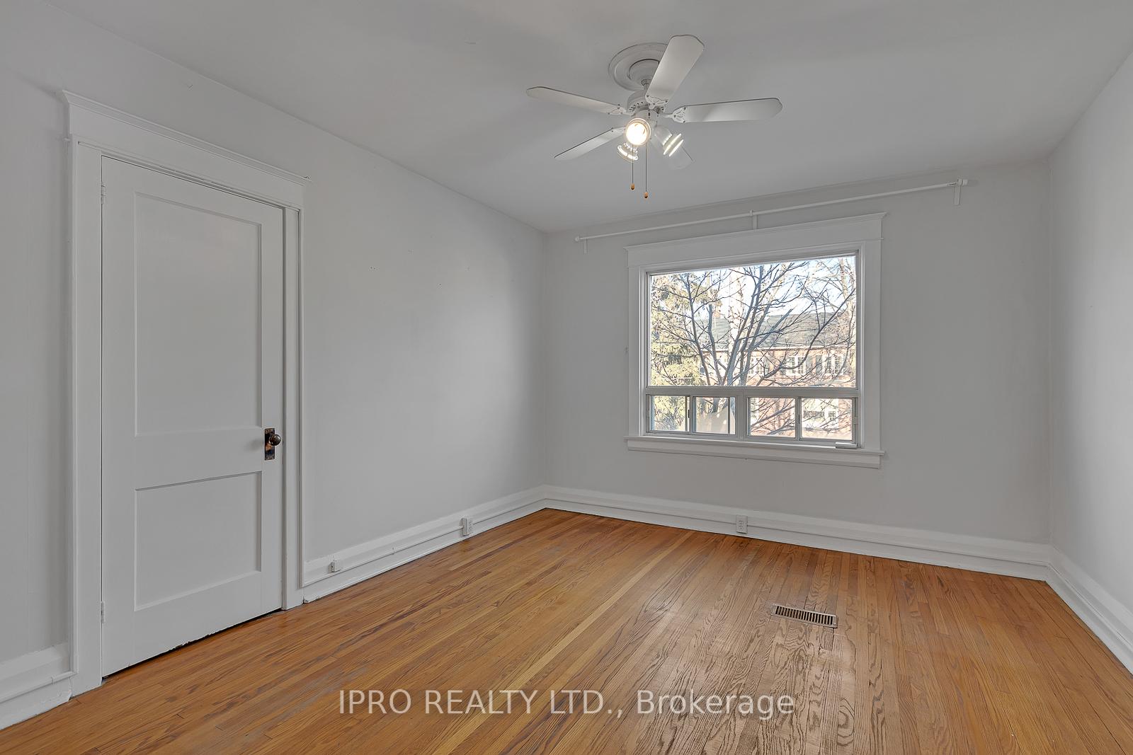 Photo 7 of Unit 2, 449 Manor Road E, Toronto, Mount Pleasant East — HOMEH