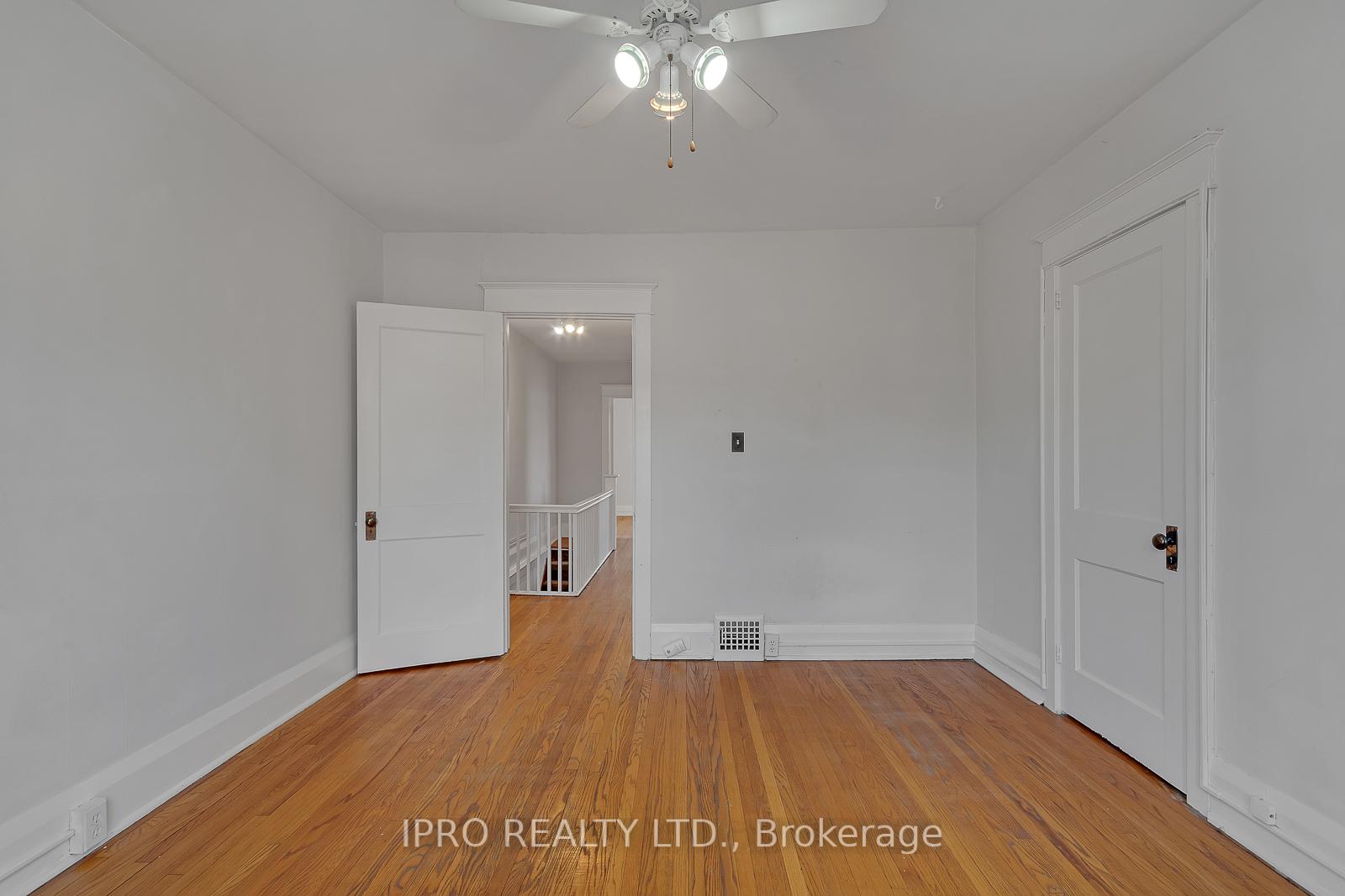 Photo 6 of Unit 2, 449 Manor Road E, Toronto, Mount Pleasant East — HOMEH