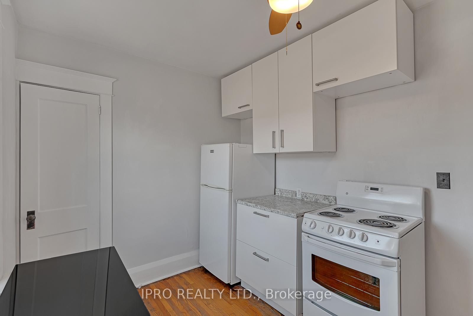 Photo 9 of Unit 2, 449 Manor Road E, Toronto, Mount Pleasant East — HOMEH
