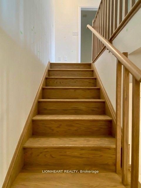 Photo 11 of 69 Norwich Crescent, Haldimand — HOMEH