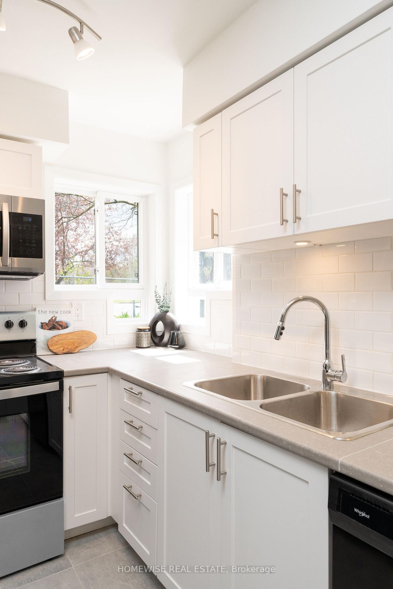 Photo 2 of Unit D11, 240 Ormond Drive, Oshawa, Samac — HOMEH
