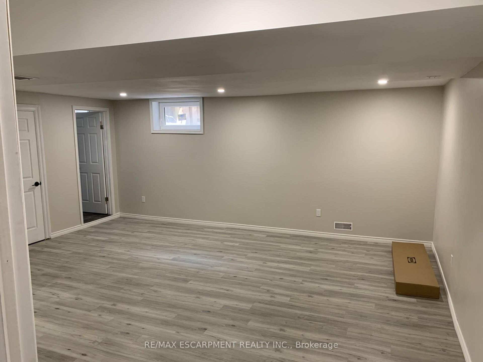 Photo 1 of Unit Lower, 19 Clearview Drive, Hamilton, Stoney Creek — HOMEH