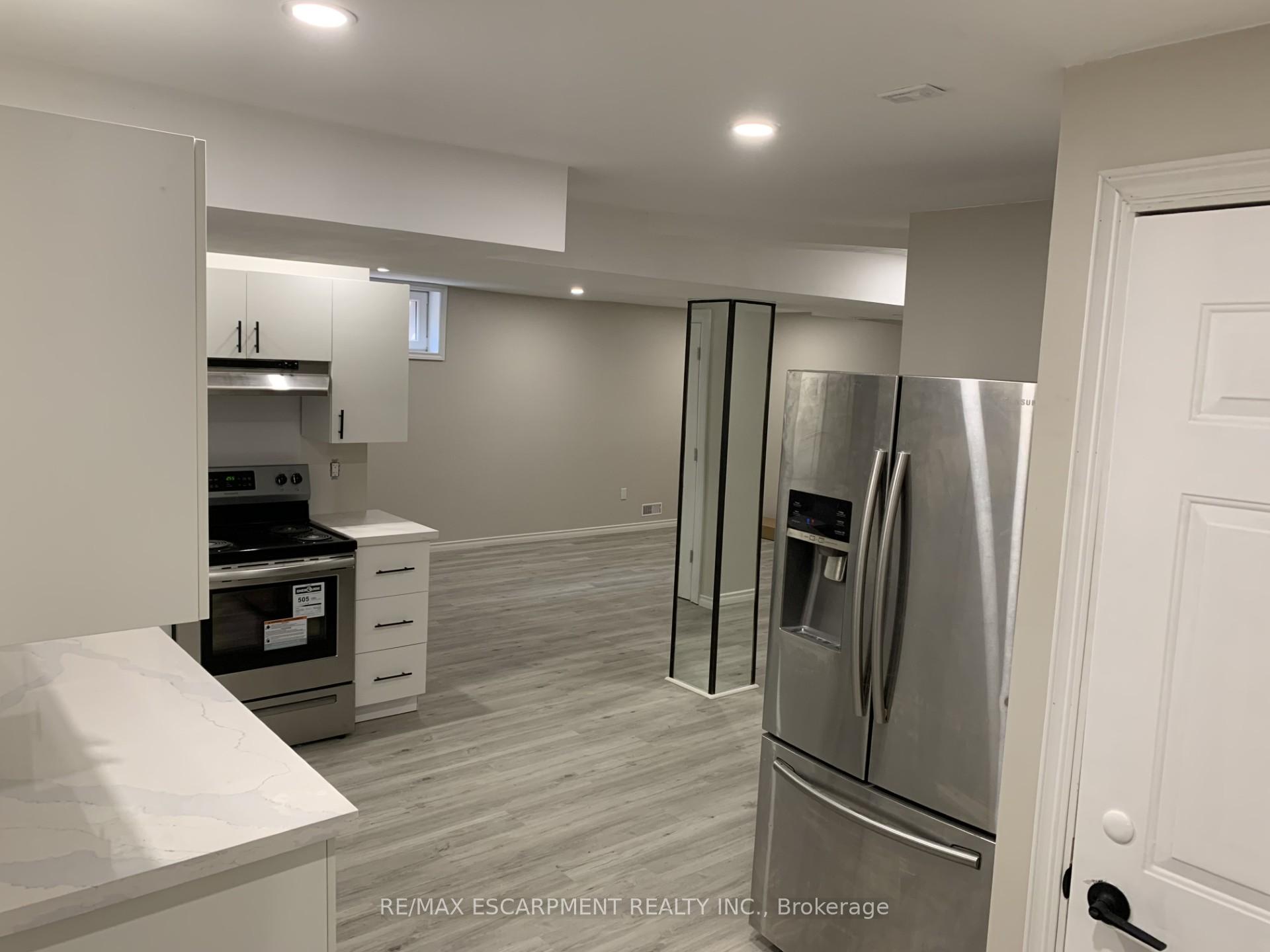 Photo 3 of Unit Lower, 19 Clearview Drive, Hamilton, Stoney Creek — HOMEH