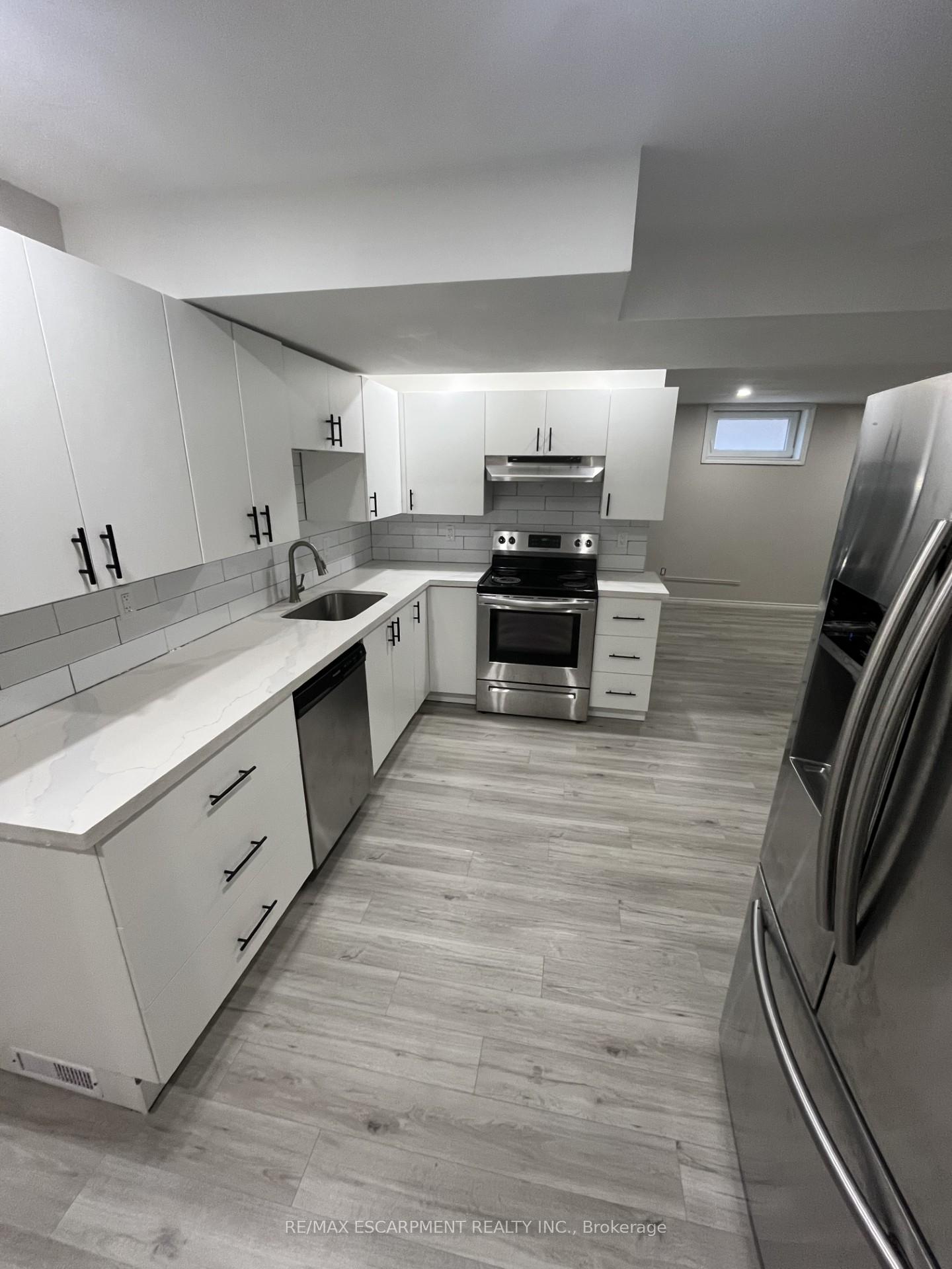Photo 9 of Unit Lower, 19 Clearview Drive, Hamilton, Stoney Creek — HOMEH