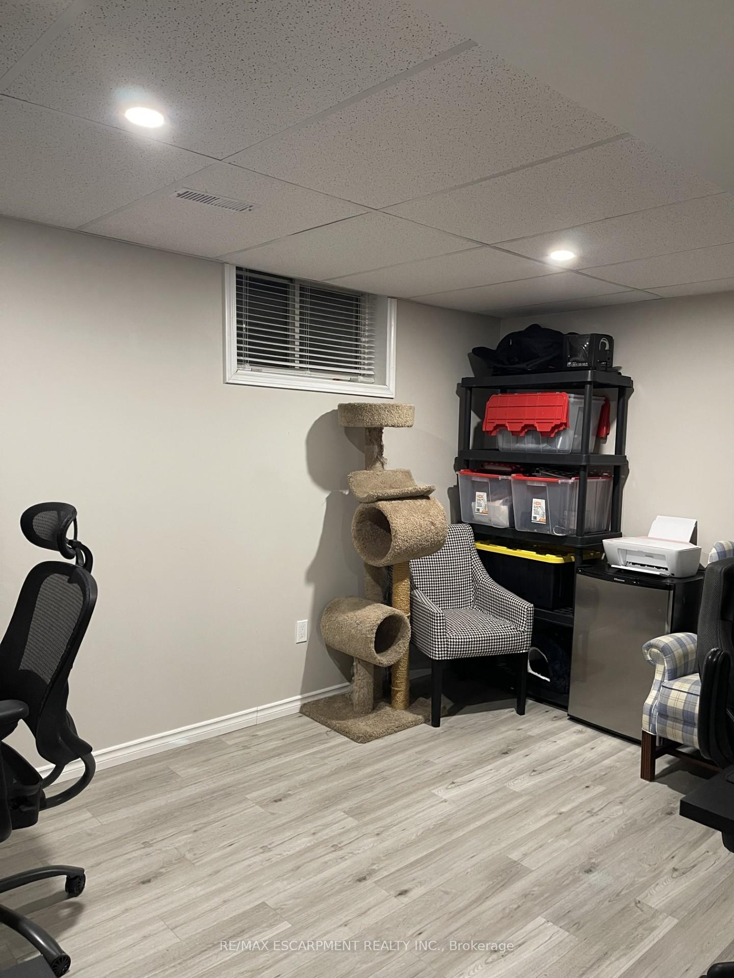 Photo 5 of Unit Lower, 19 Clearview Drive, Hamilton, Stoney Creek — HOMEH