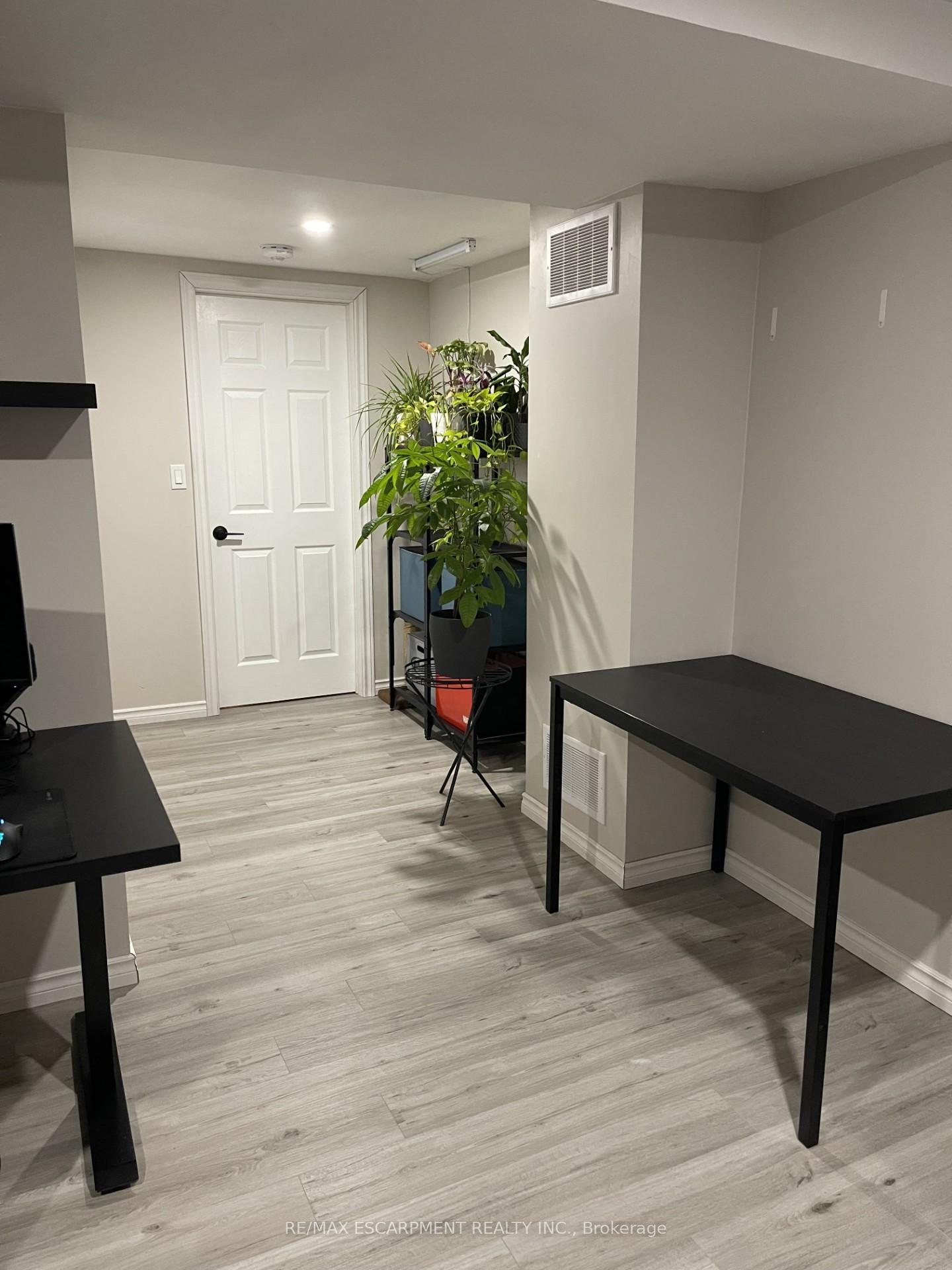 Photo 6 of Unit Lower, 19 Clearview Drive, Hamilton, Stoney Creek — HOMEH