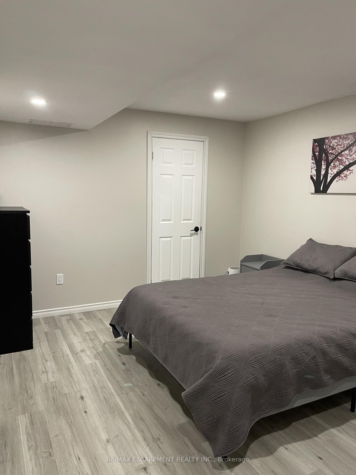 Photo 12 of Unit Lower, 19 Clearview Drive, Hamilton, Stoney Creek — HOMEH