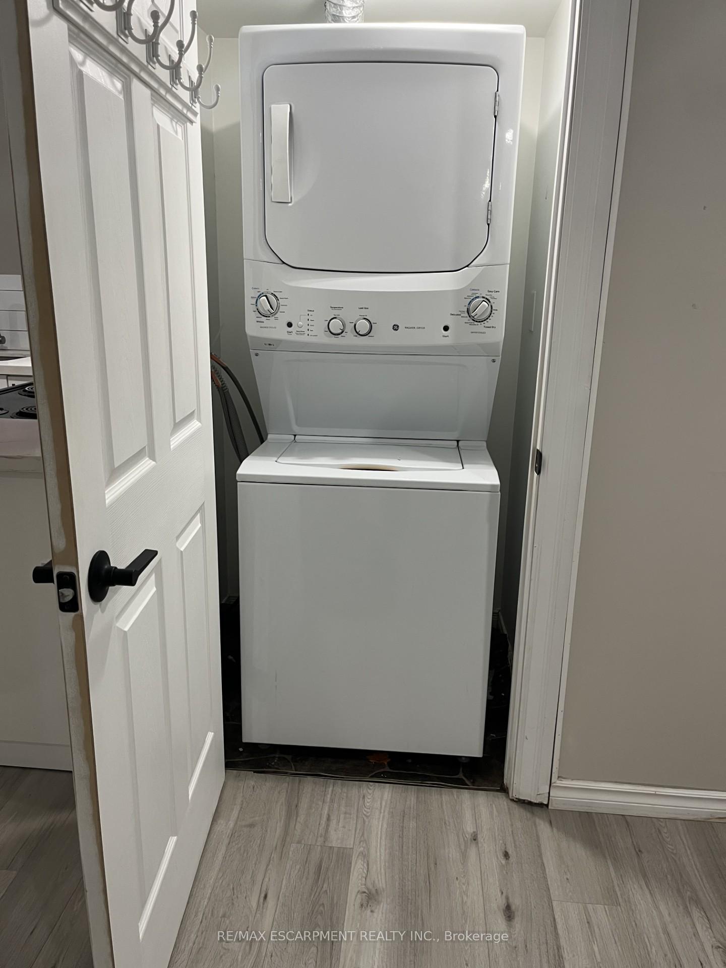 Photo 10 of Unit Lower, 19 Clearview Drive, Hamilton, Stoney Creek — HOMEH