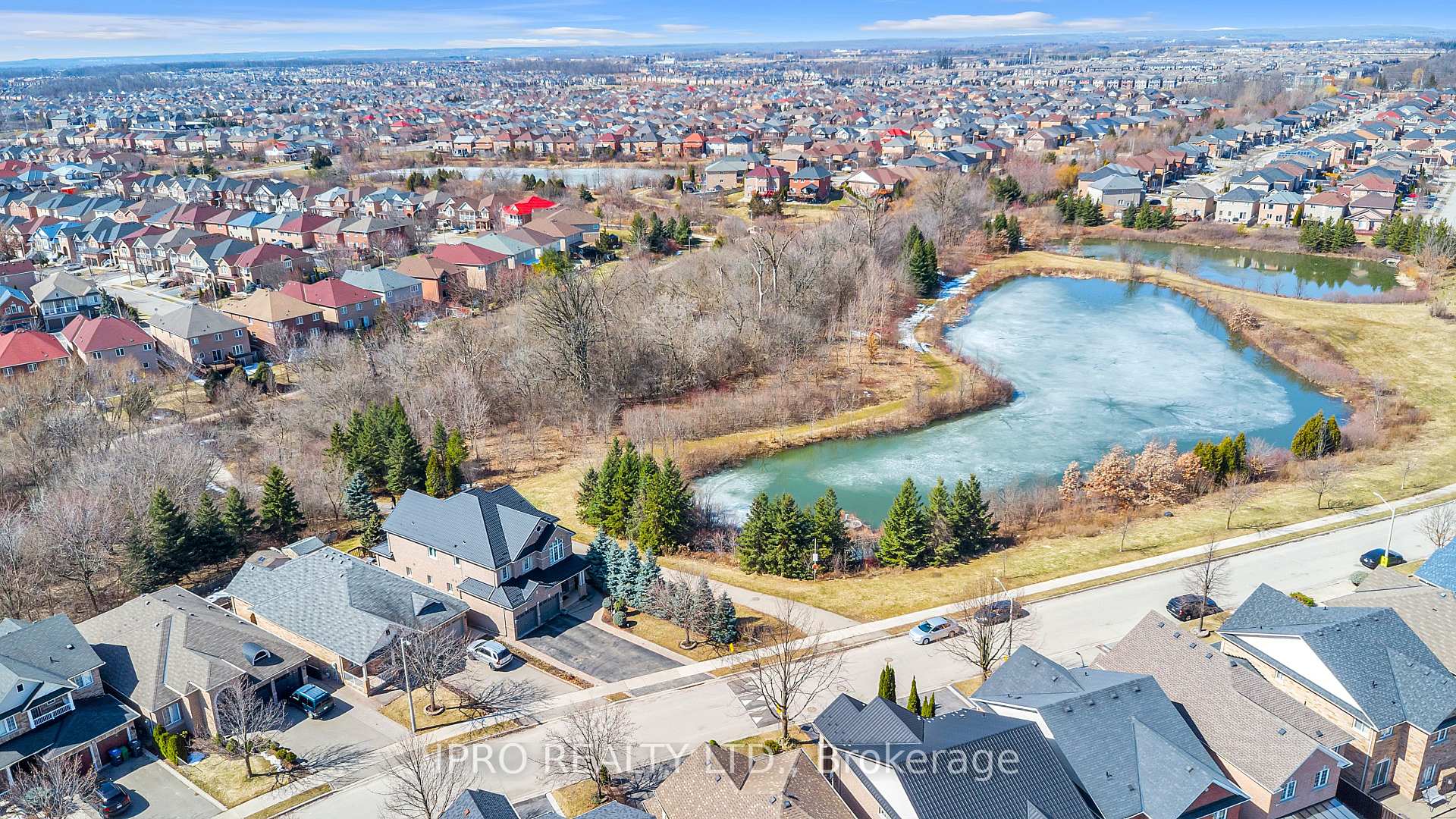 Photo 4 of Unit Main and 2nd Floor Only, 26 Beavervalley Drive, Brampton, Fletcher's Meadow — HOMEH