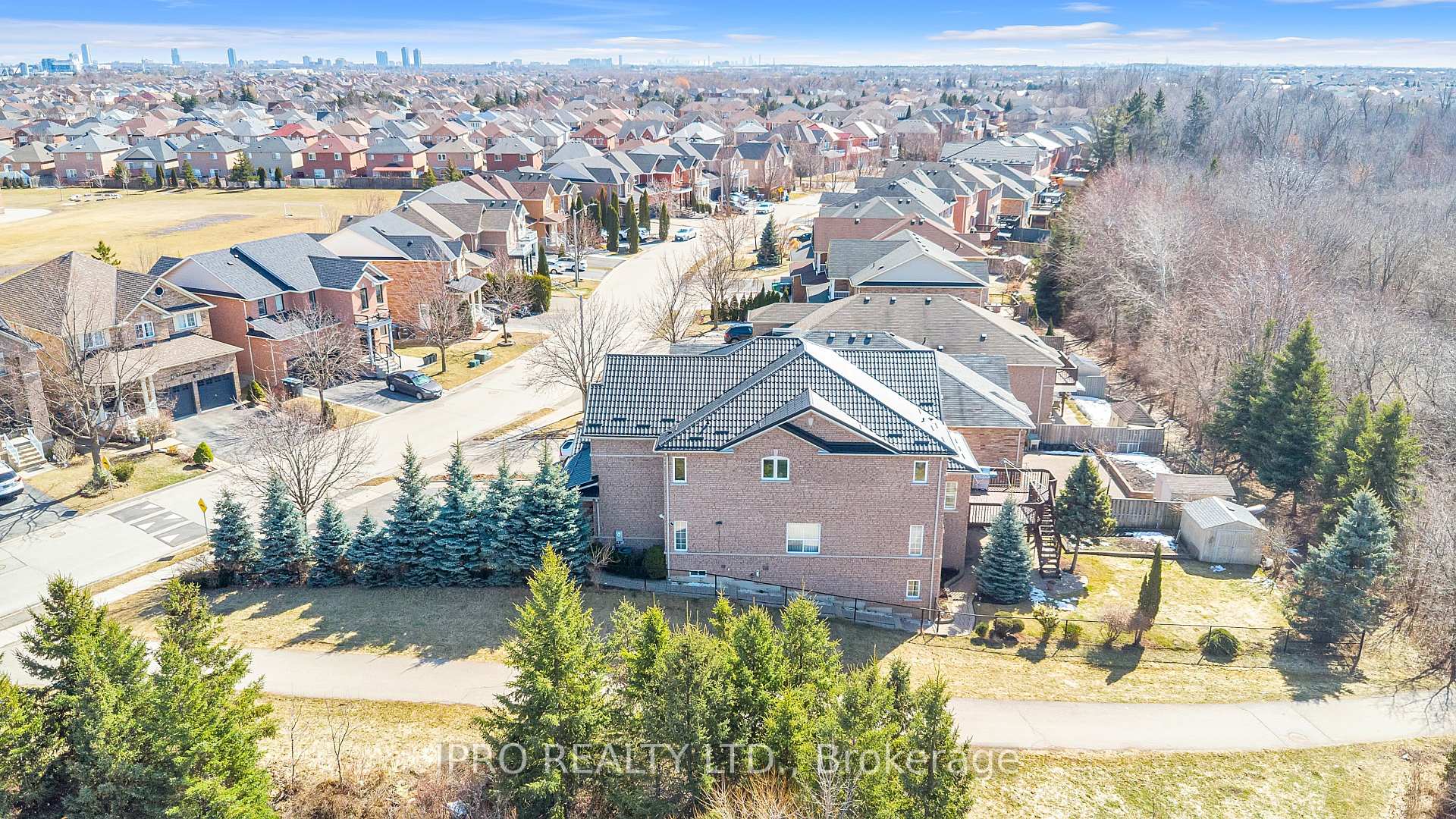 Photo 3 of Unit Main and 2nd Floor Only, 26 Beavervalley Drive, Brampton, Fletcher's Meadow — HOMEH