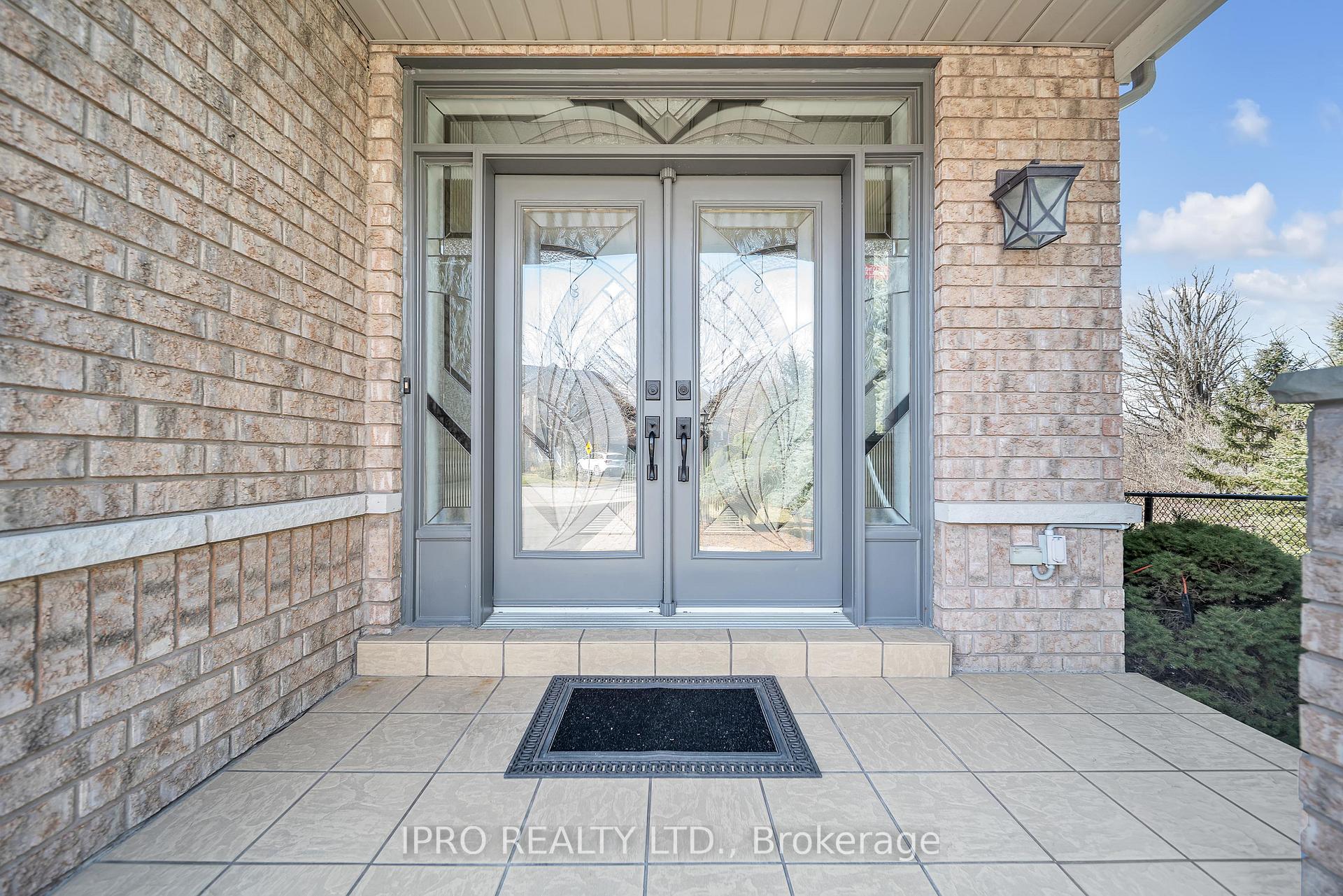 Photo 7 of Unit Main and 2nd Floor Only, 26 Beavervalley Drive, Brampton, Fletcher's Meadow — HOMEH